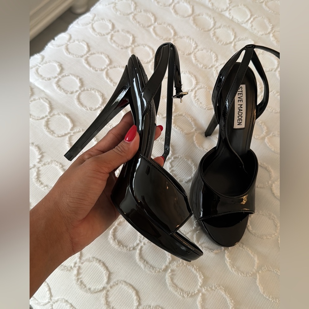 Steve Madden black patent leather heels size 6